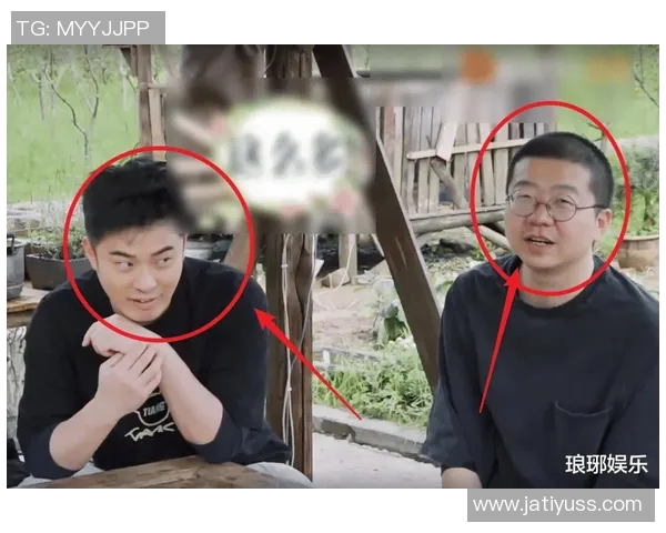 足球明星化身无知老人挑战智力游戏引发观众热议与欢笑